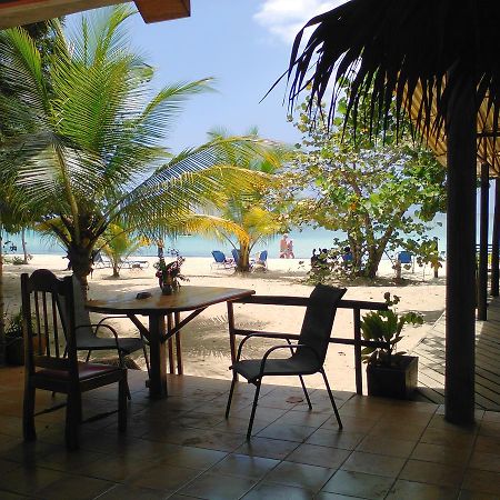 Whistling Bird Hotel Negril Ngoại thất bức ảnh